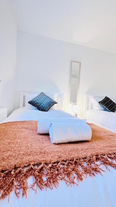 New Fully Furnished Cosy Home Balderton Exterior photo