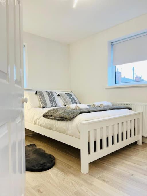 New Fully Furnished Cosy Home Balderton Exterior photo