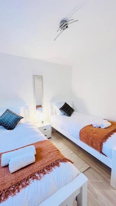 New Fully Furnished Cosy Home Balderton Exterior photo